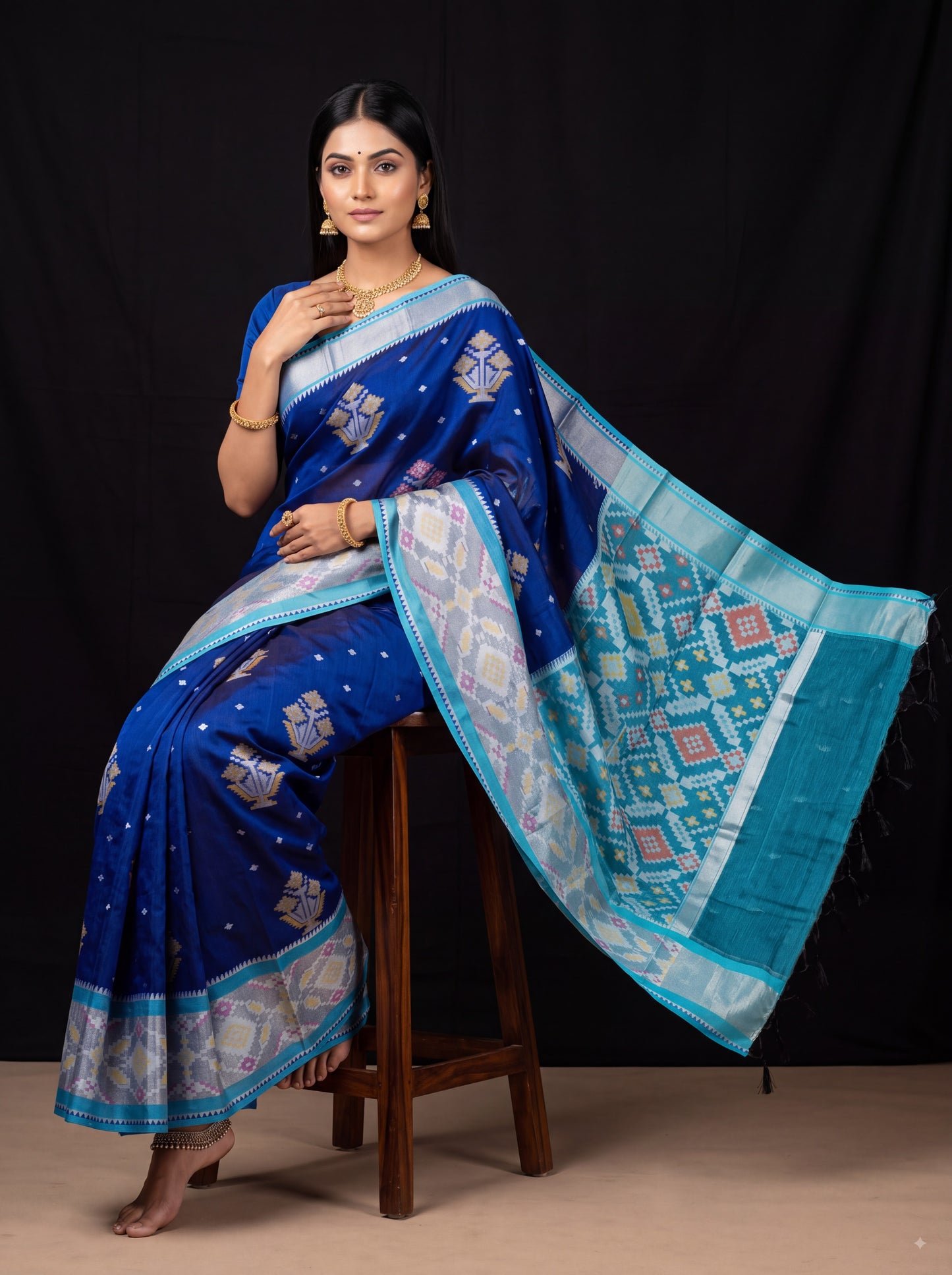 Pochampally Designer Printed & Dola Silk Fabric Saree